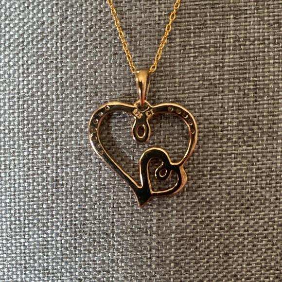 Genuine diamond heart necklace in 925 with gold plating. C1 925. 18 inch chain - Picture 3 of 6